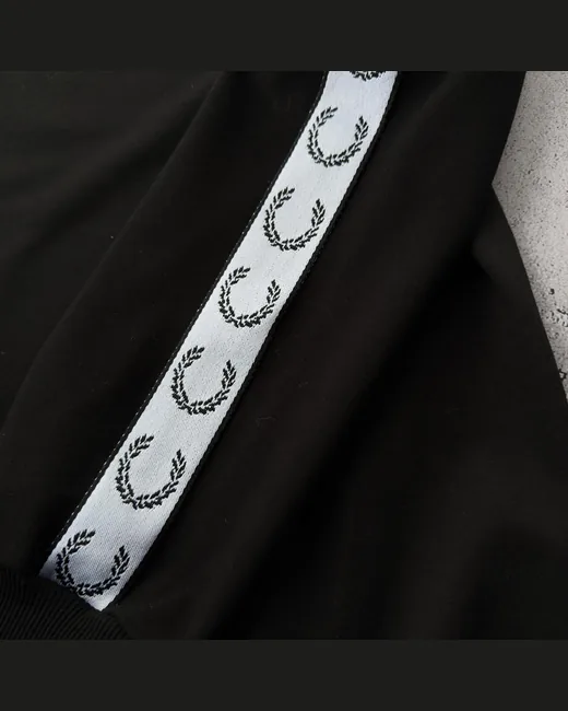 Світшот Fred Perry чорний фото 2