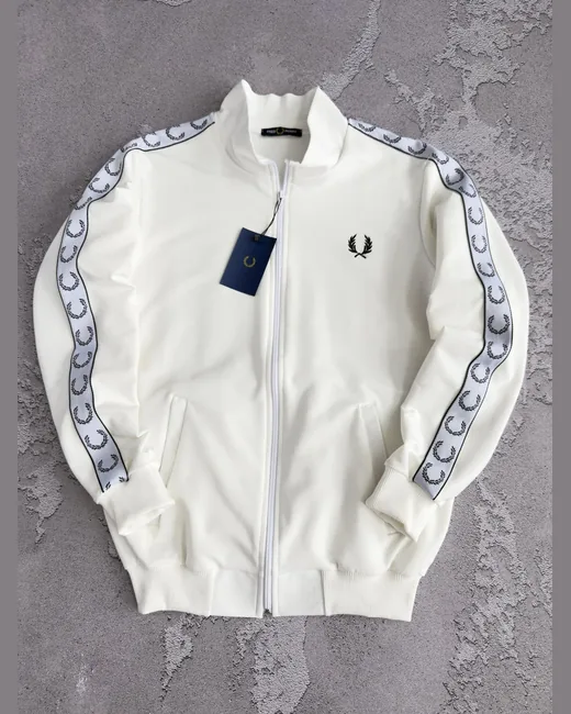 Кофта Fred Perry молочна