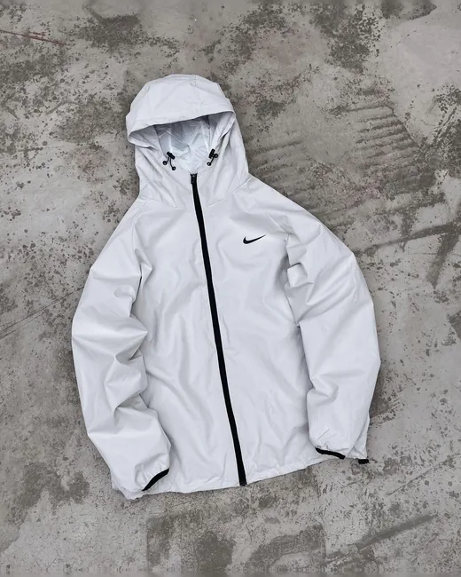 Вітрівка Nike біла принт фото 11