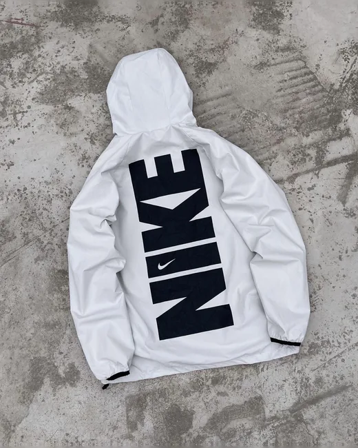 Вітрівка Nike біла принт фото 13