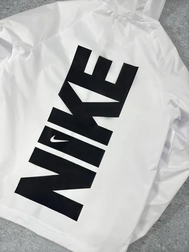 Вітрівка Nike біла принт фото 9