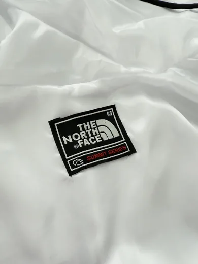 Вітрівка The North Face біла фото 11