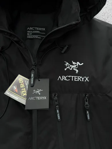 Вітрівка Arc'teryx чорна фото 5