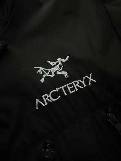 Вітрівка Arc'teryx чорна фото 8