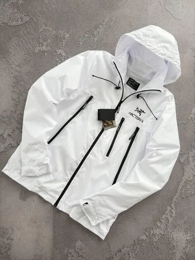 Вітрівка Arc'teryx біла фото 9