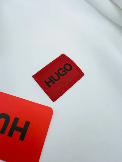 Костюм HUGO кофта та штани молочний — складова набору Набір HUGO 7 в 1 молочна кофта біла футболка чорні штани шорти кепка