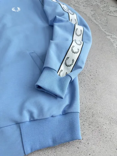 Кофта Fred Perry блакитна фото 4