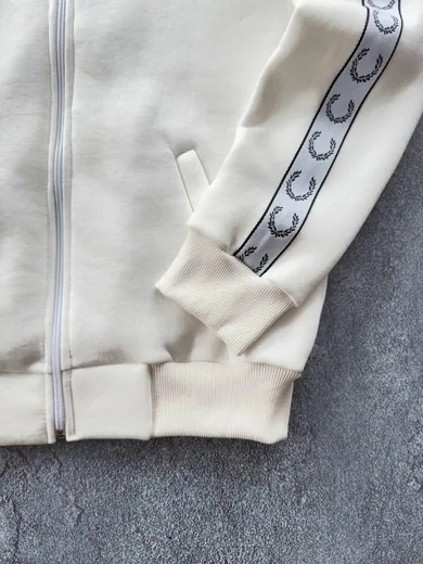 Кофта Fred Perry молочна фото 3