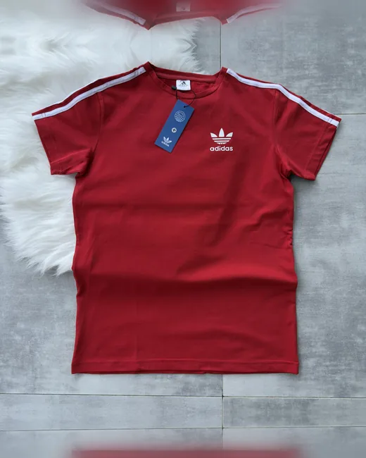 Adidas червона футболка
