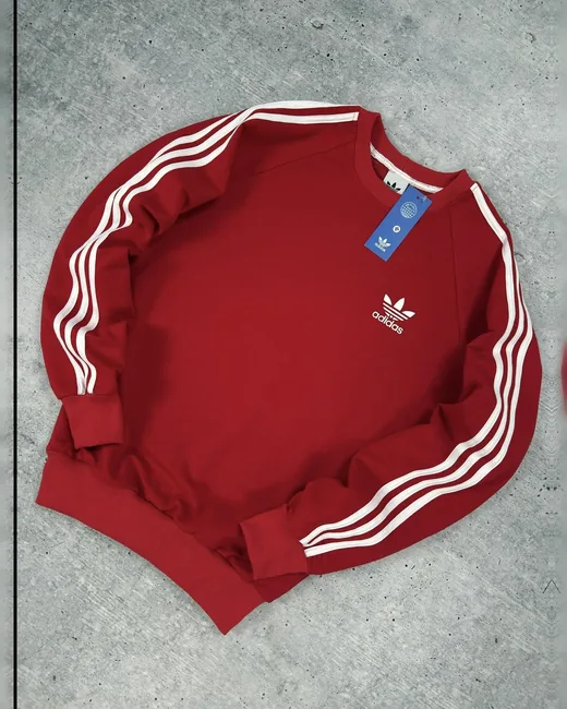 Світшот Adidas червоний — складова набору Набір Adidas світшот червоний футболка червона штани кепка 2 пари шкарпеток